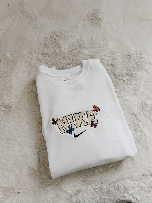 NIKE Butterflies - Crewneck | White